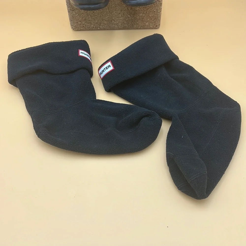 ✨🖤Tall  Gloss Black rain 👢 Boots Size 6M/7F 🧦socks size Large - Picture 3 of 13